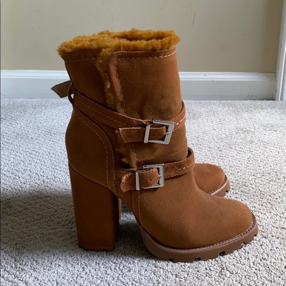 Boots - Picture 4 of 7